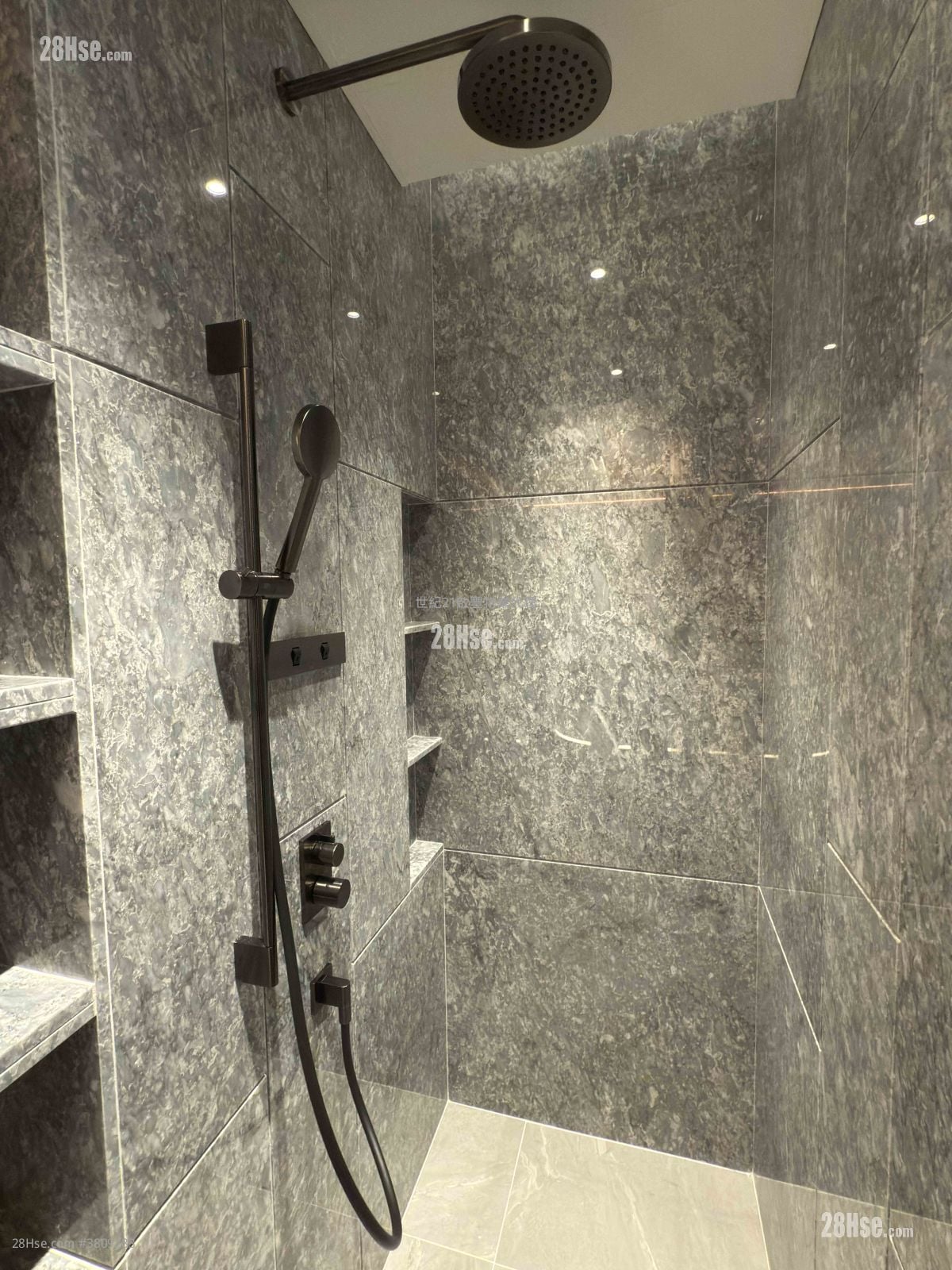 天玺天 租盘 4 房 , 3 浴室 1,993 平方尺