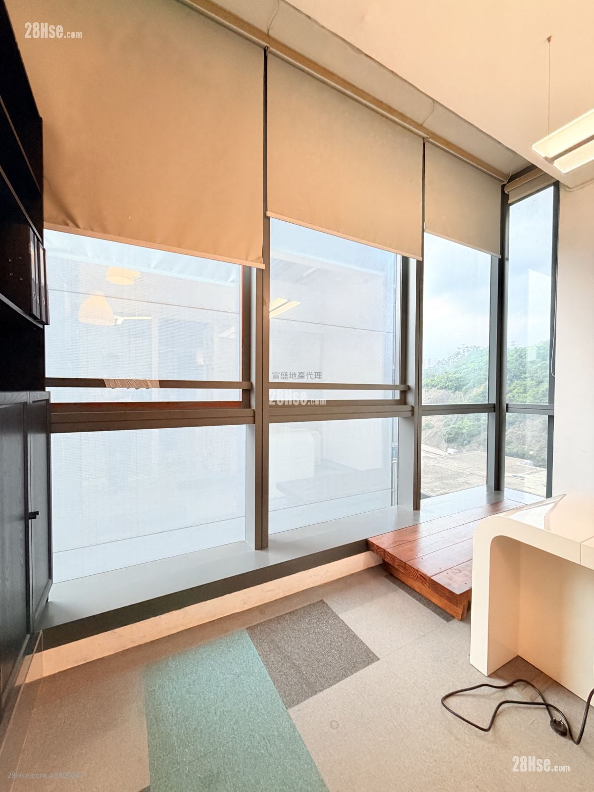 Global Gateway Tower Rental