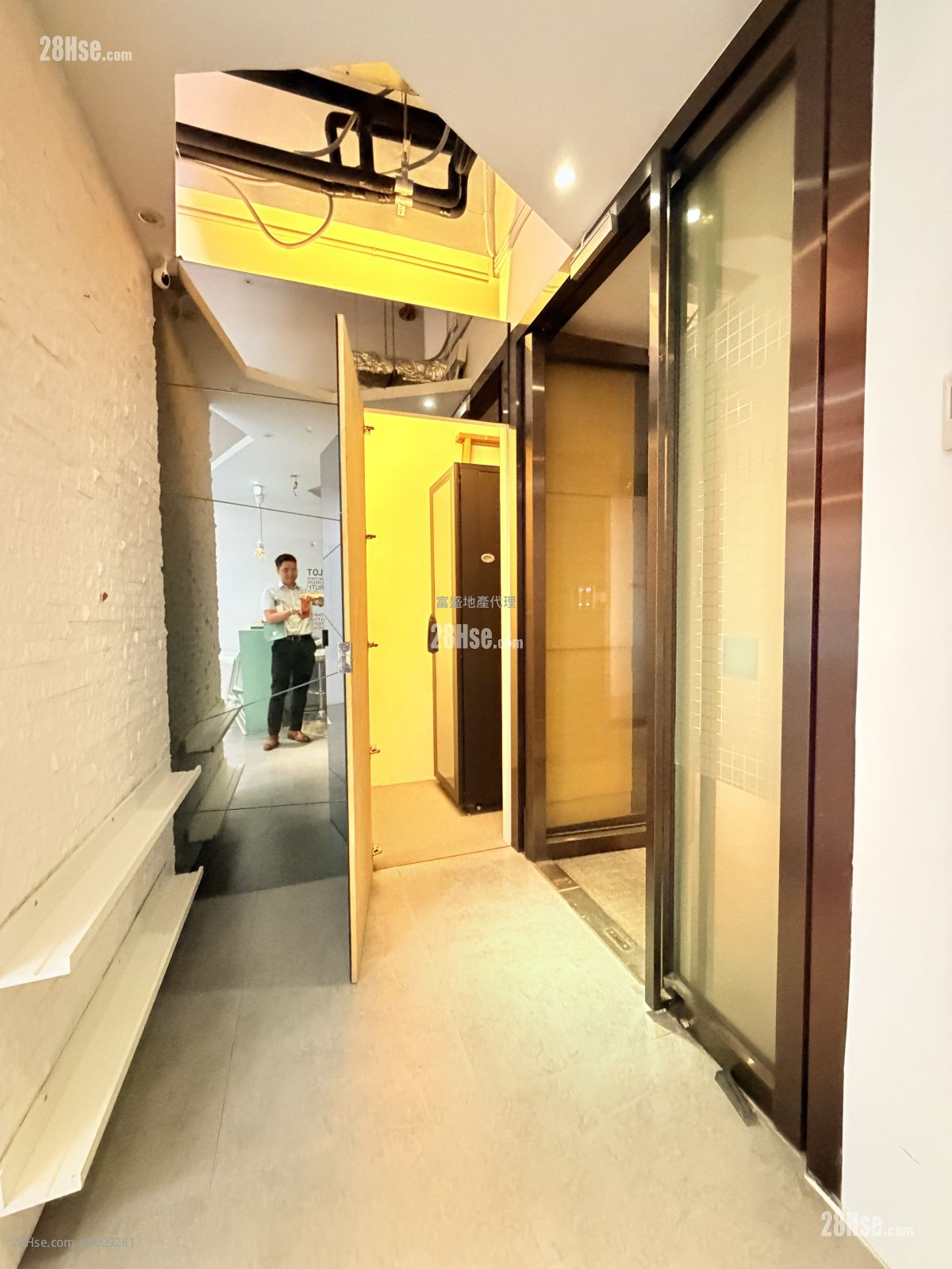 Global Gateway Tower Rental