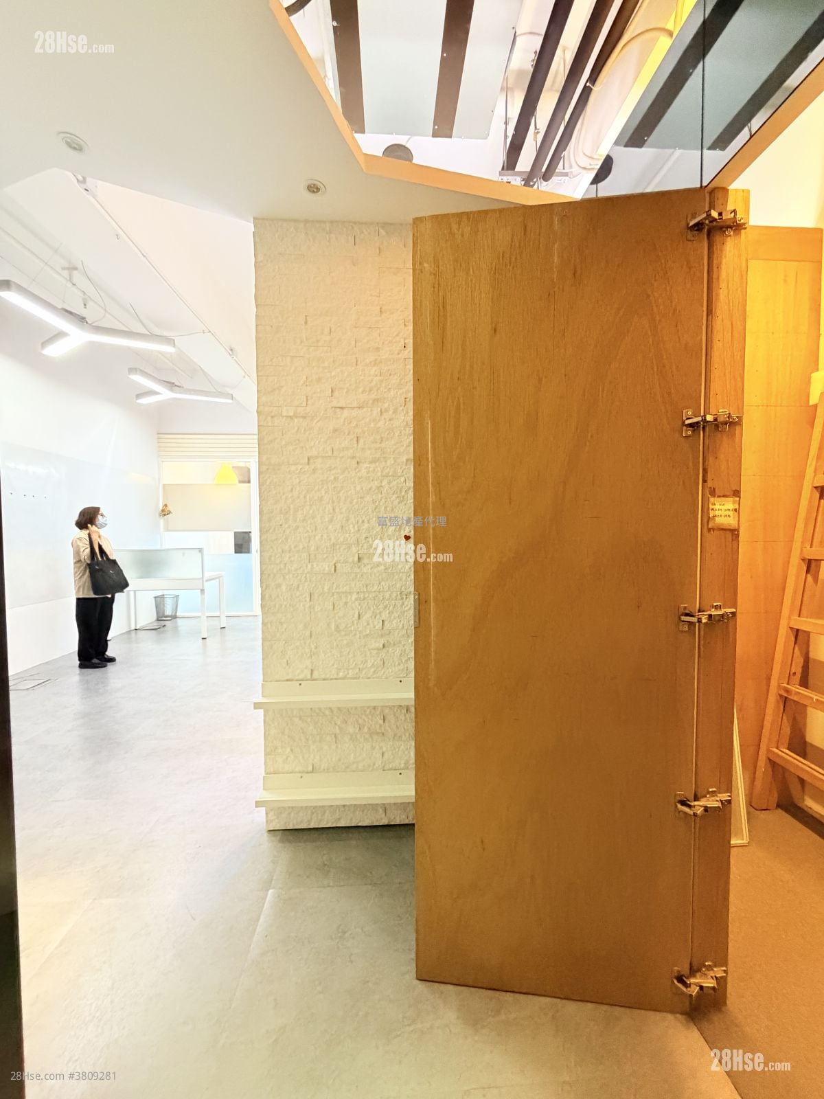 Global Gateway Tower Rental