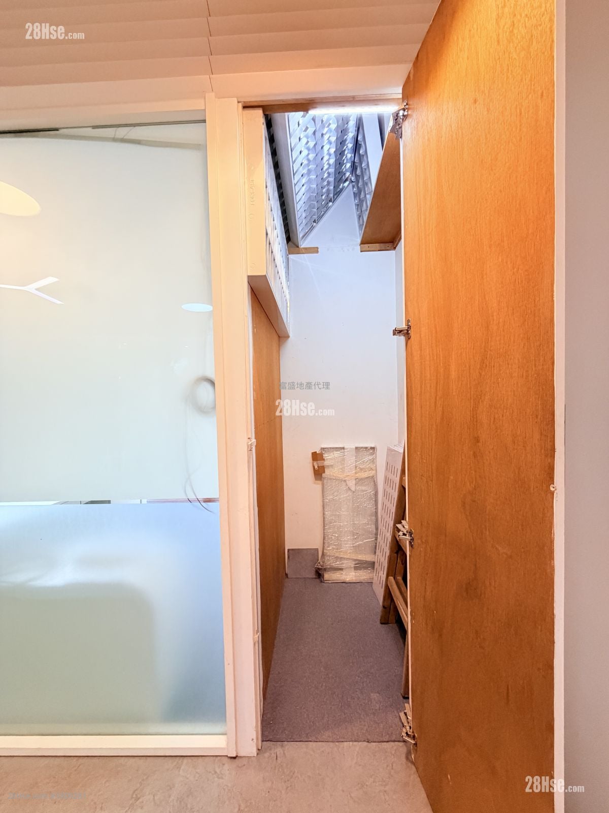 Global Gateway Tower Rental