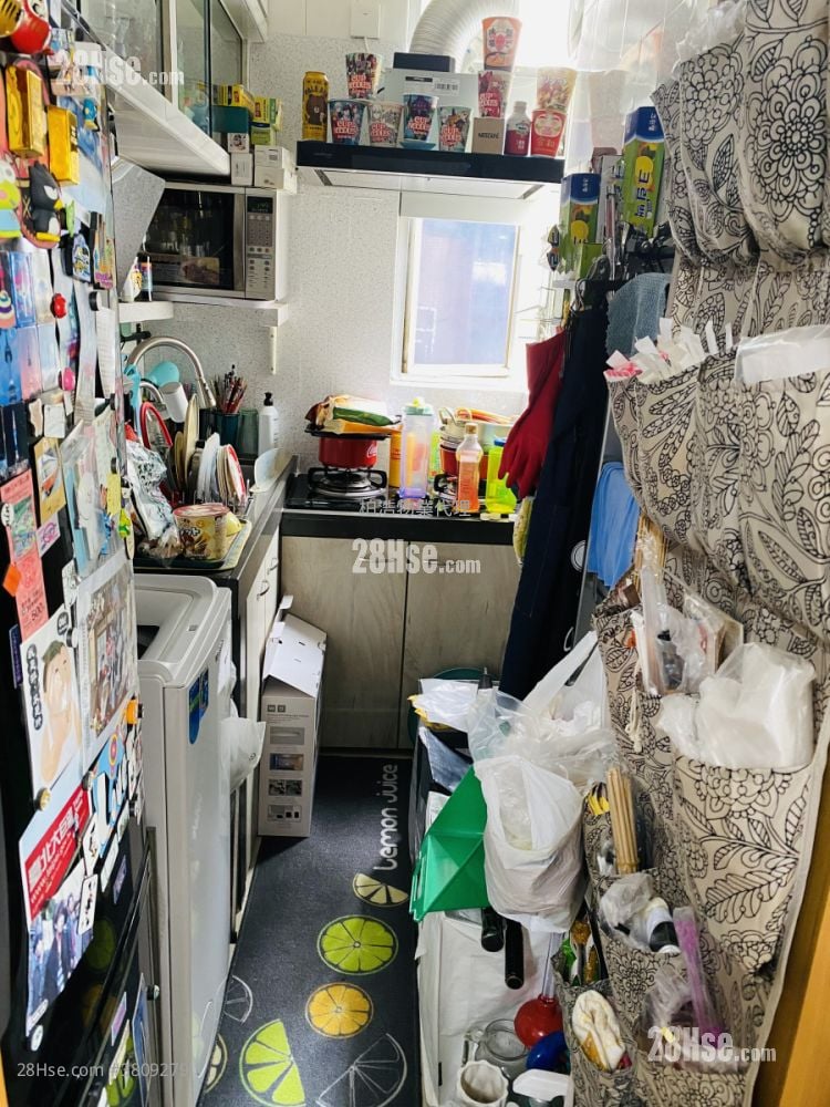 Scenic Court Sell 2 Bedrooms , 1 Bathroom 358 ft²