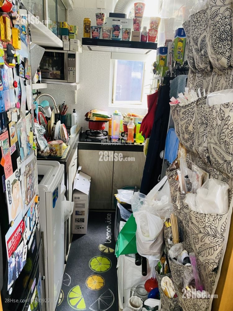 Scenic Court Sell 2 Bedrooms , 1 Bathroom 358 ft²