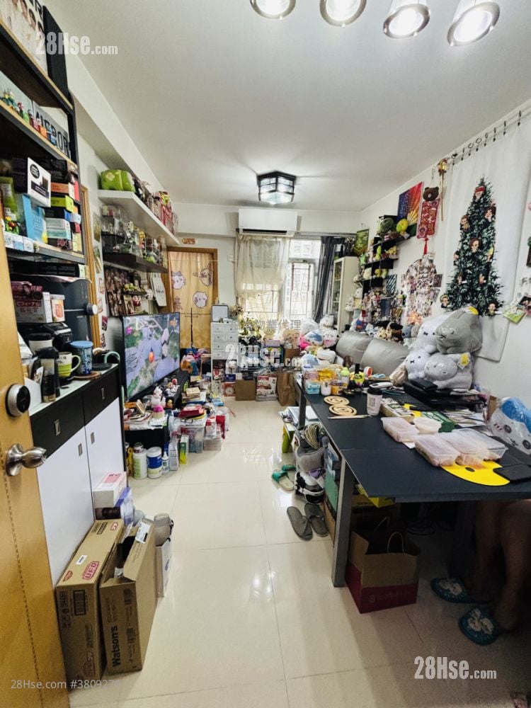 Scenic Court Sell 2 Bedrooms , 1 Bathroom 358 ft²