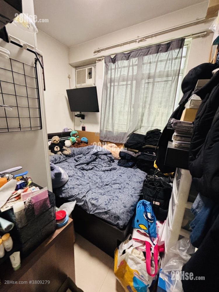 Scenic Court Sell 2 Bedrooms , 1 Bathroom 358 ft²