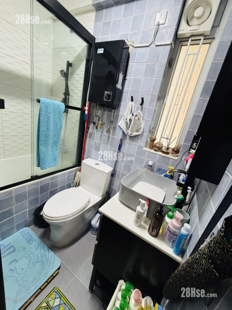 Scenic Court Sell 2 Bedrooms , 1 Bathroom 358 ft²