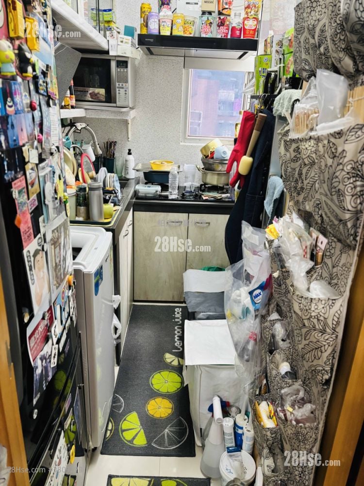 Scenic Court Sell 2 Bedrooms , 1 Bathroom 358 ft²