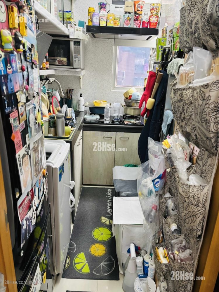 Scenic Court Sell 2 Bedrooms , 1 Bathroom 358 ft²