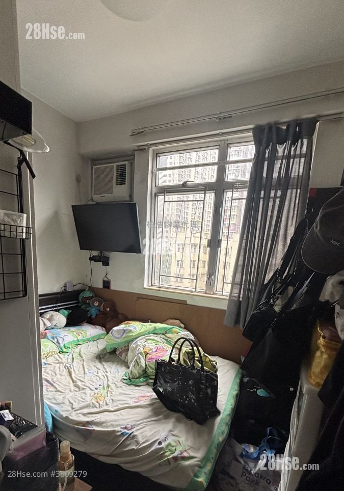 Scenic Court Sell 2 Bedrooms , 1 Bathroom 358 ft²