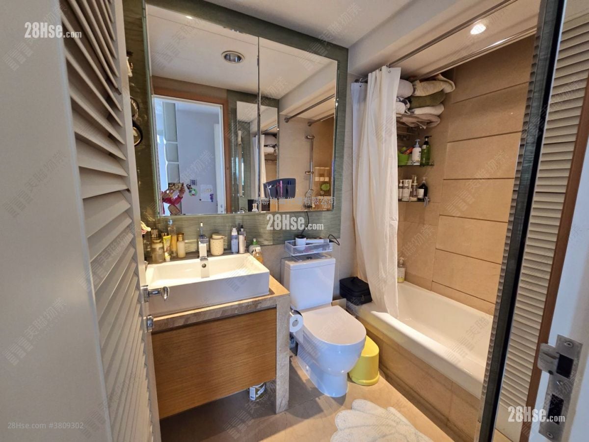 Manhattan Hill Sell 3 Bedrooms , 3 Bathrooms 888 ft²