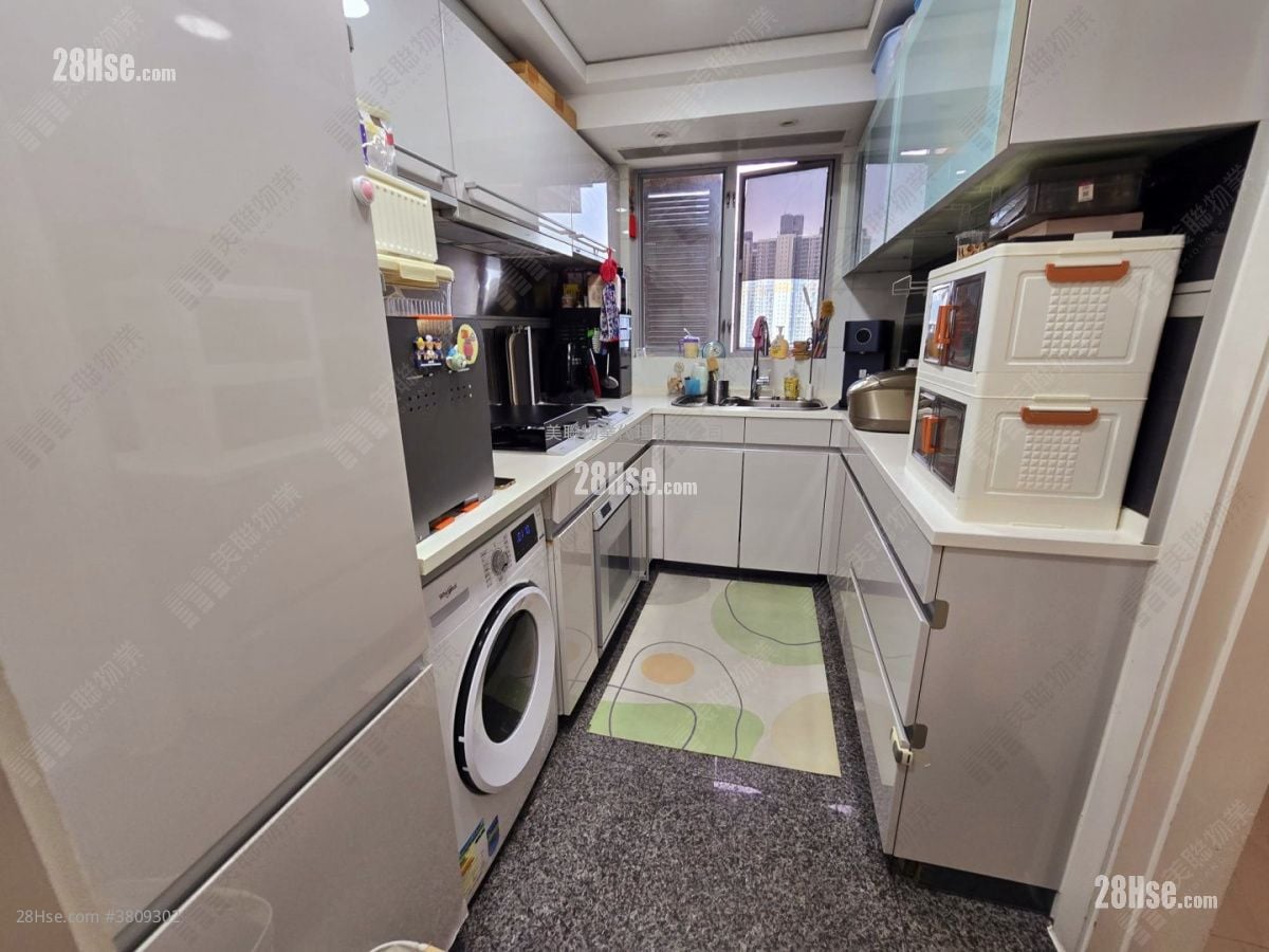 Manhattan Hill Sell 3 Bedrooms , 3 Bathrooms 888 ft²