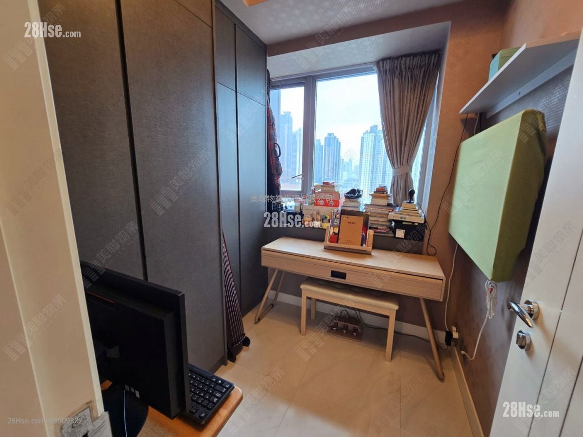 Manhattan Hill Sell 3 Bedrooms , 3 Bathrooms 888 ft²