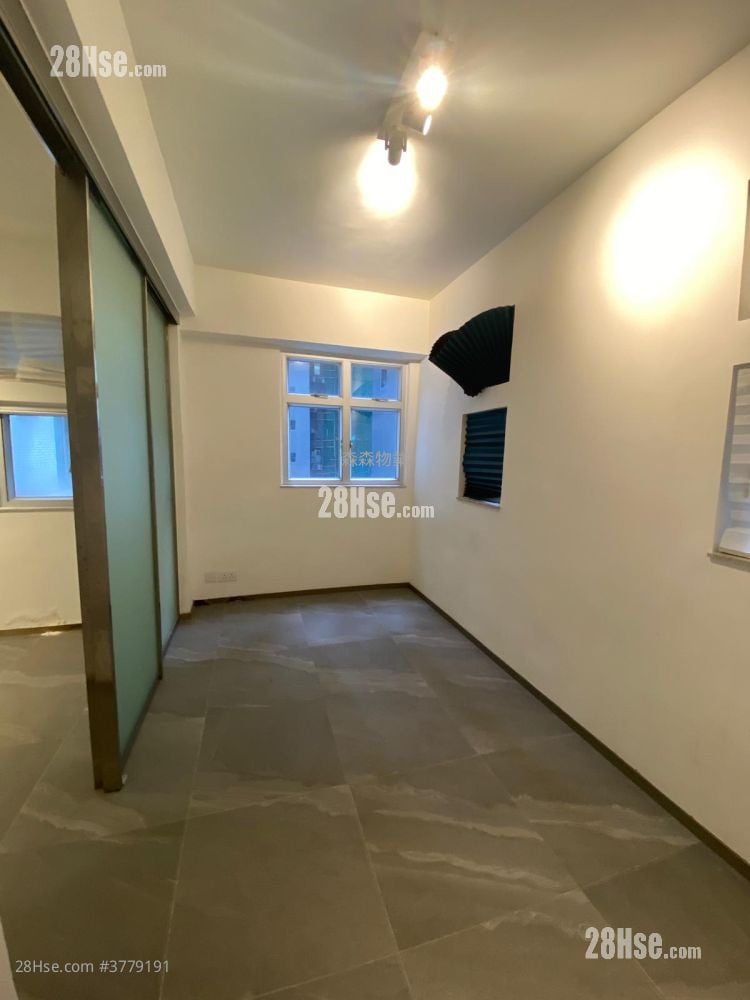 特丽楼 租盘 1 房 , 1 浴室 278 平方尺