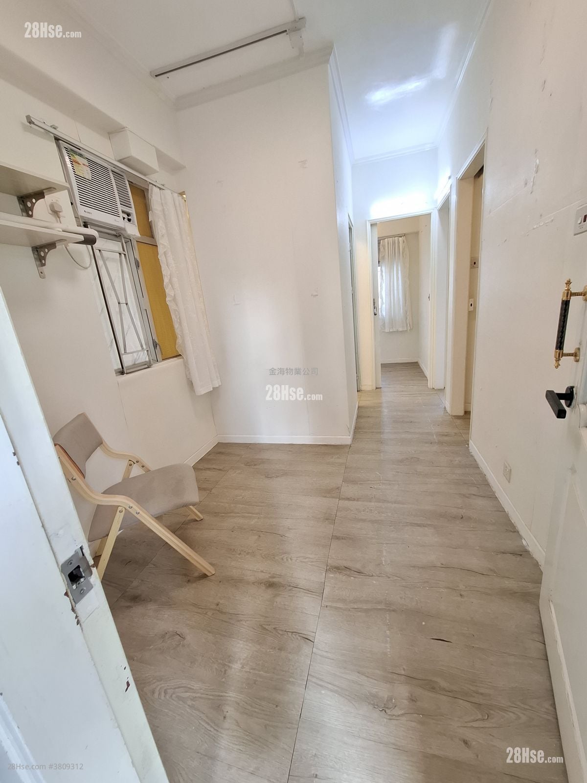 Golden Plaza Sell 4 Bedrooms , 1 Bathroom 301 ft²