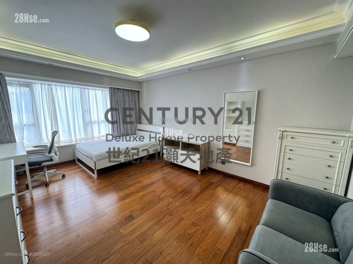 The Beverly Hills Rental 5+ Bedrooms , 5+ Bathrooms 3,272 ft²