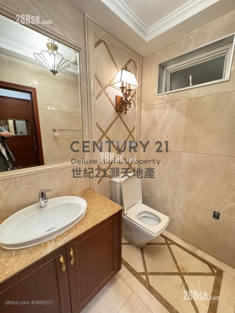 The Beverly Hills Rental 5+ Bedrooms , 5+ Bathrooms 3,272 ft²