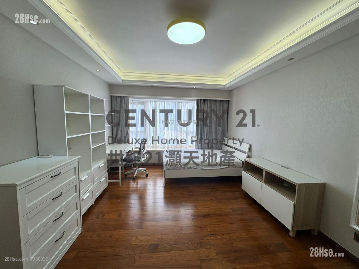 The Beverly Hills Rental 5+ Bedrooms , 5+ Bathrooms 3,272 ft²