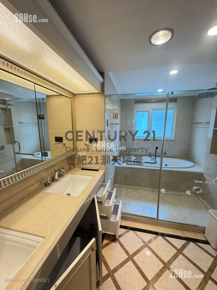 The Beverly Hills Rental 5+ Bedrooms , 5+ Bathrooms 3,272 ft²