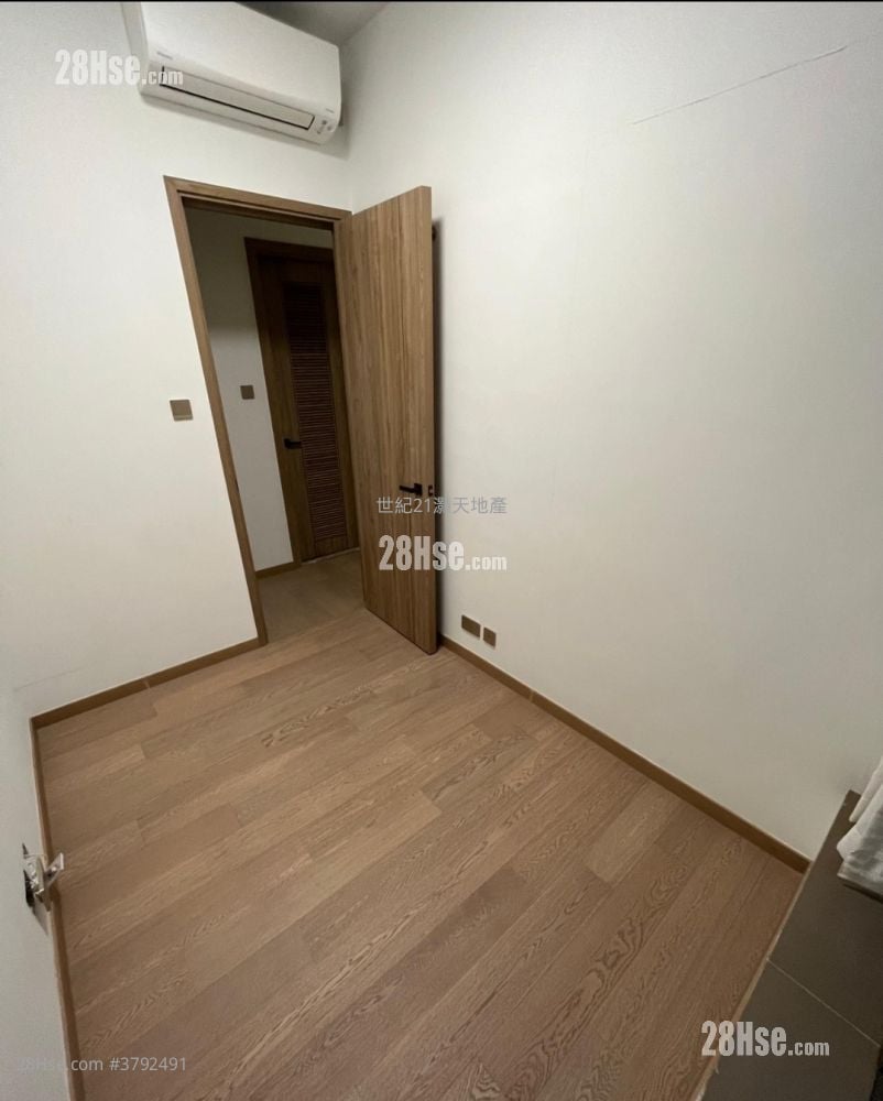 Centra Horizon Rental 2 Bedrooms , 2 Bathrooms 581 ft²