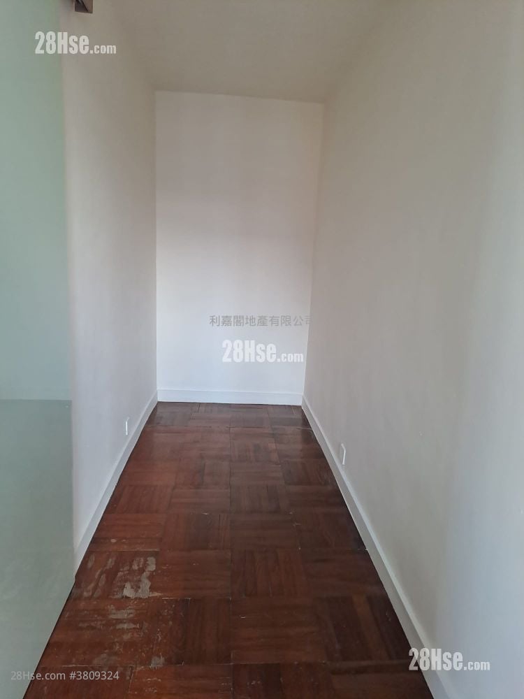 Mei Foo Sun Chuen Sell 3 Bedrooms , 1 Bathroom 654 ft²