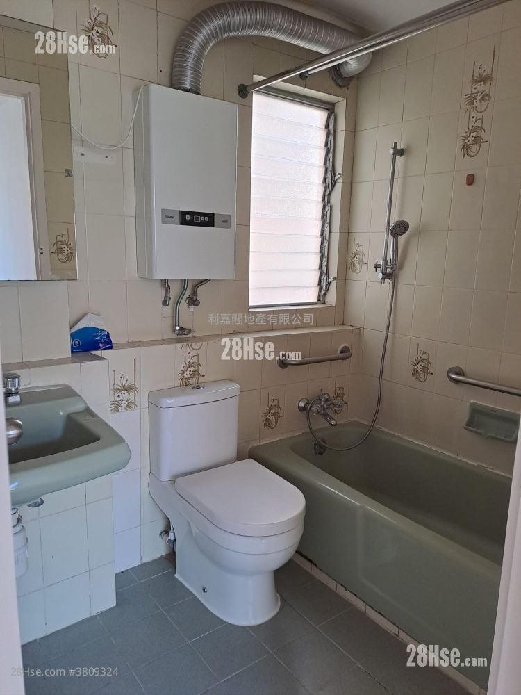 Mei Foo Sun Chuen Sell 3 Bedrooms , 1 Bathroom 654 ft²