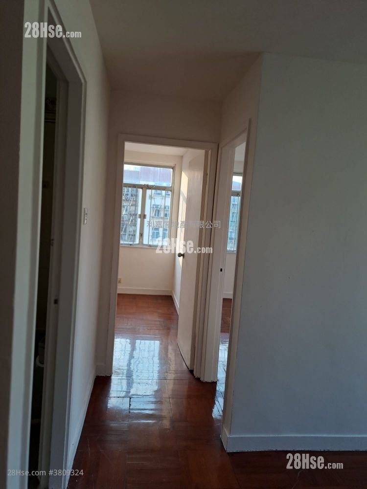 Mei Foo Sun Chuen Sell 3 Bedrooms , 1 Bathroom 654 ft²