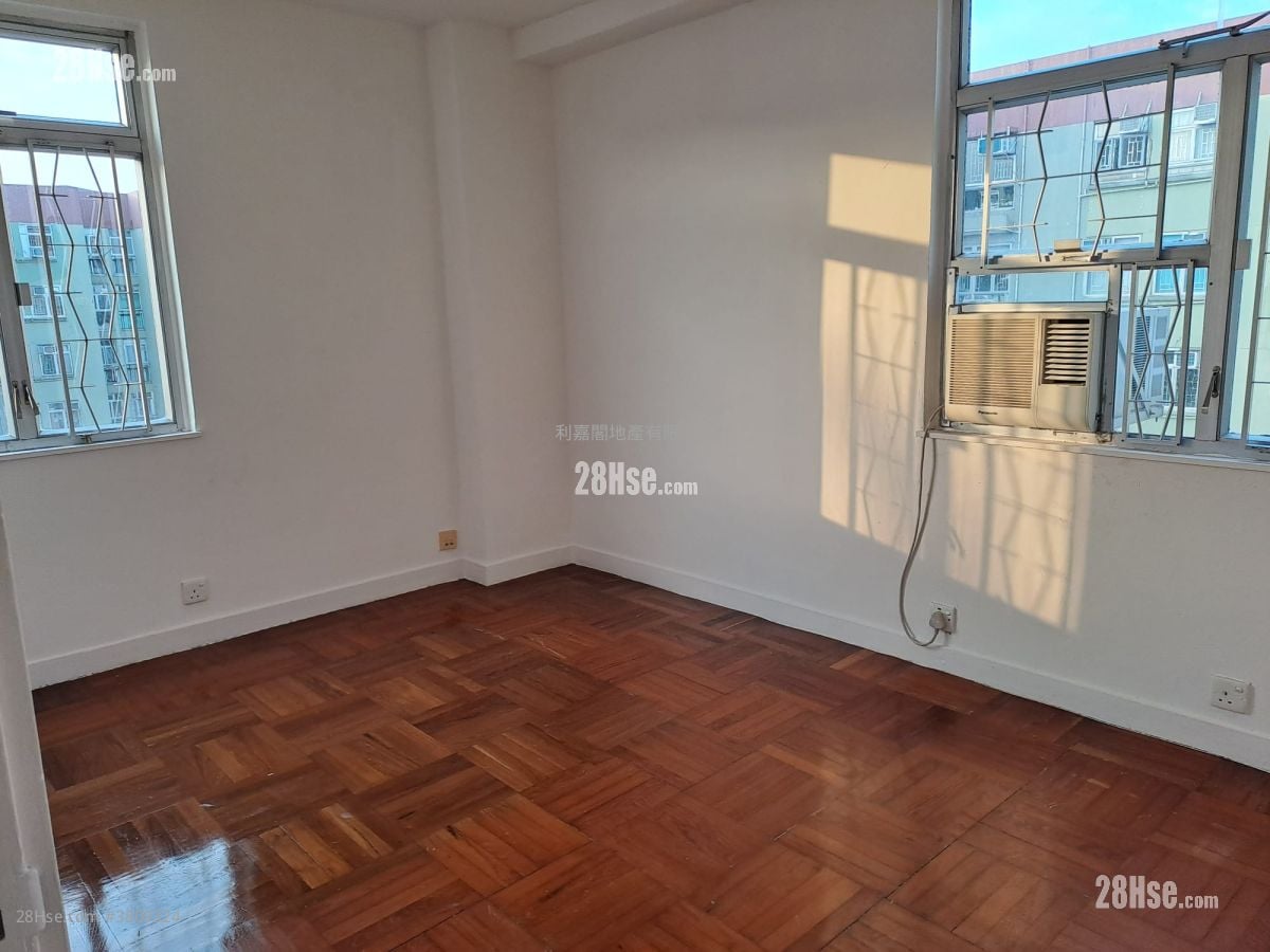 Mei Foo Sun Chuen Sell 3 Bedrooms , 1 Bathroom 654 ft²