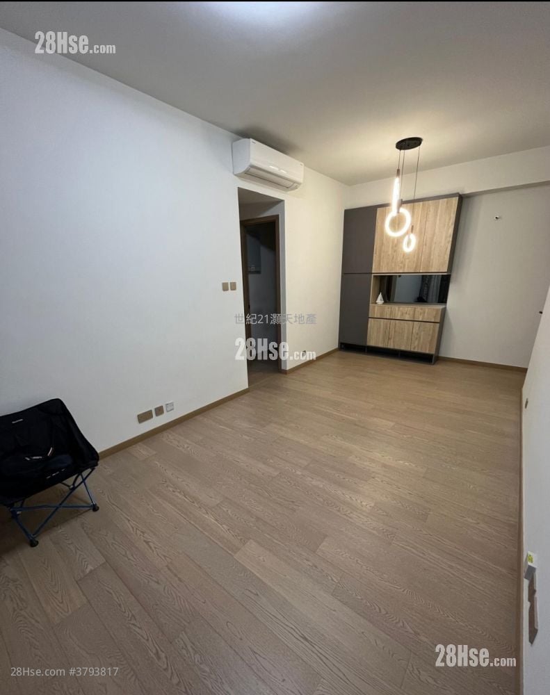 Centra Horizon Rental 2 Bedrooms , 2 Bathrooms 581 ft²