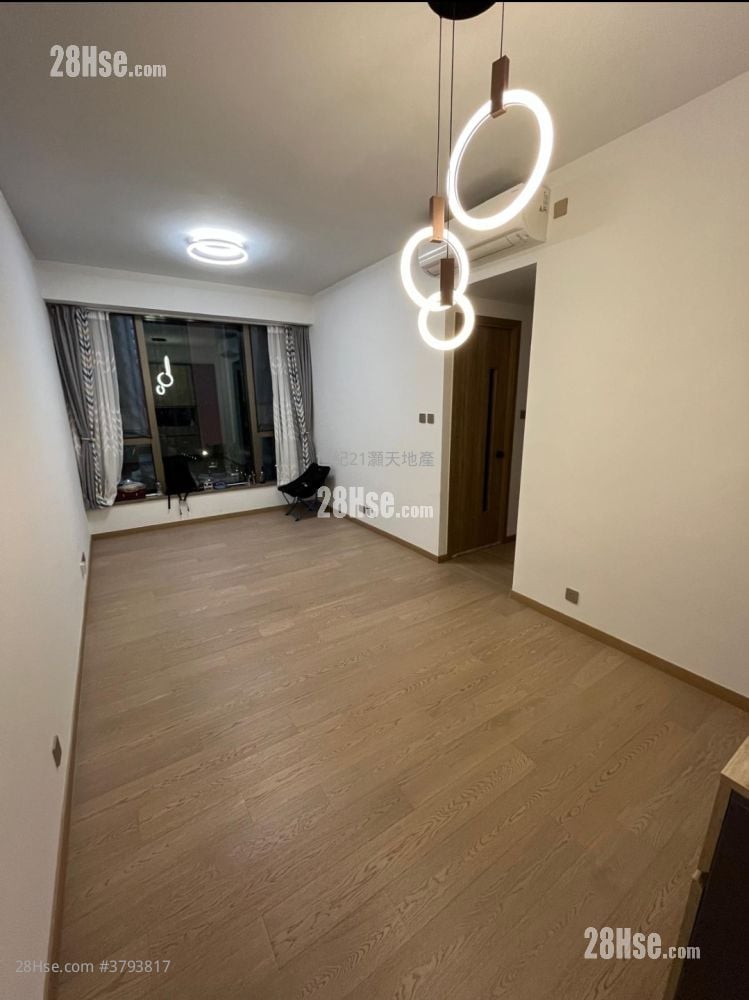 Centra Horizon Rental 2 Bedrooms , 2 Bathrooms 581 ft²