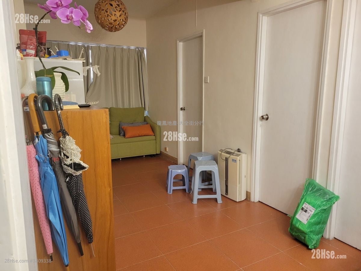 Cosmopolitan Estate Sell 3 Bedrooms , 1 Bathroom 425 ft²