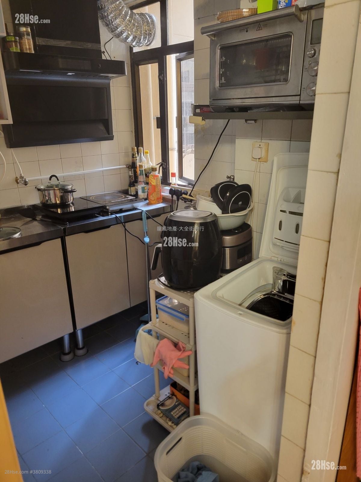 Cosmopolitan Estate Sell 3 Bedrooms , 1 Bathroom 425 ft²