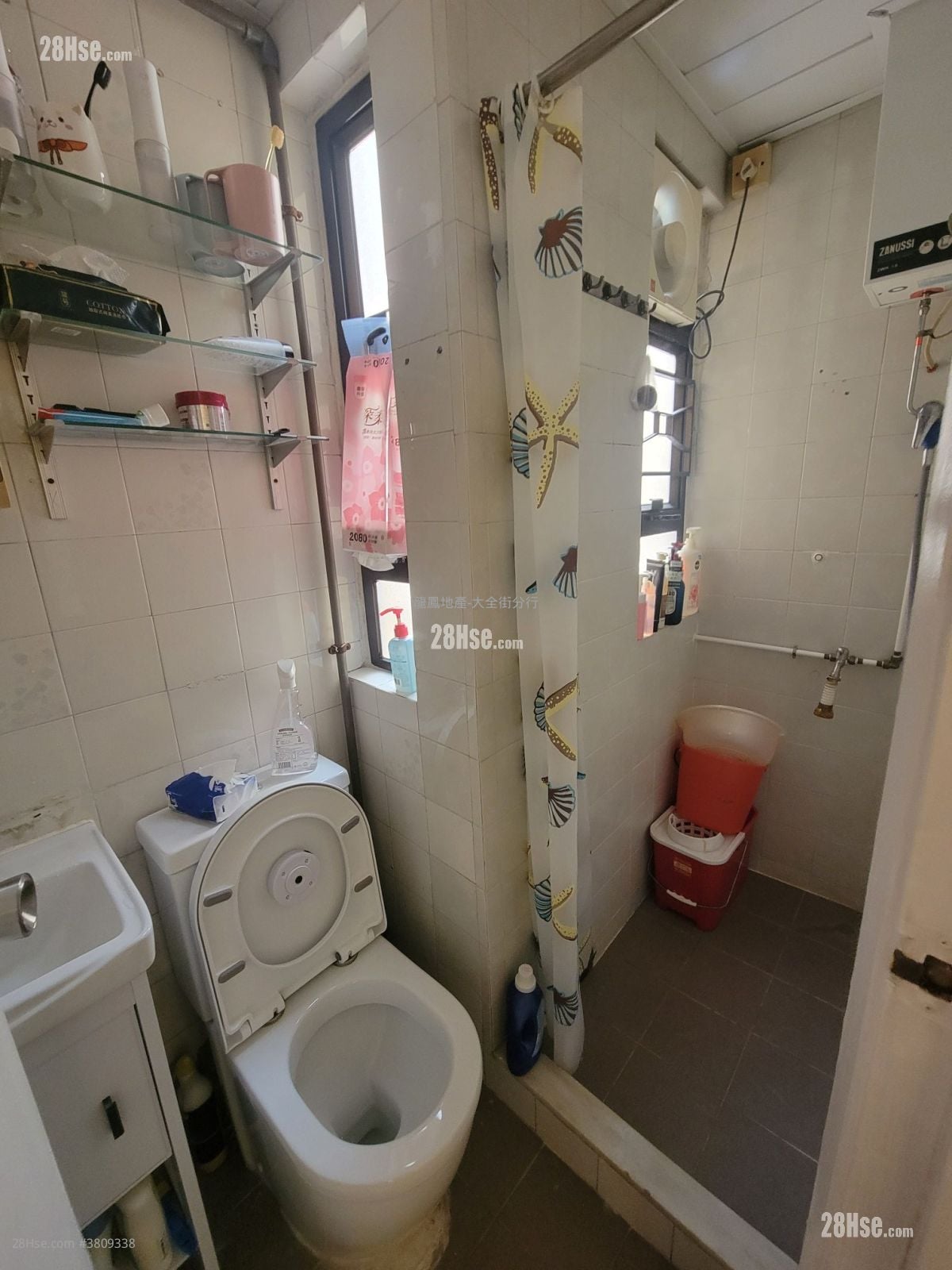 Cosmopolitan Estate Sell 3 Bedrooms , 1 Bathroom 425 ft²