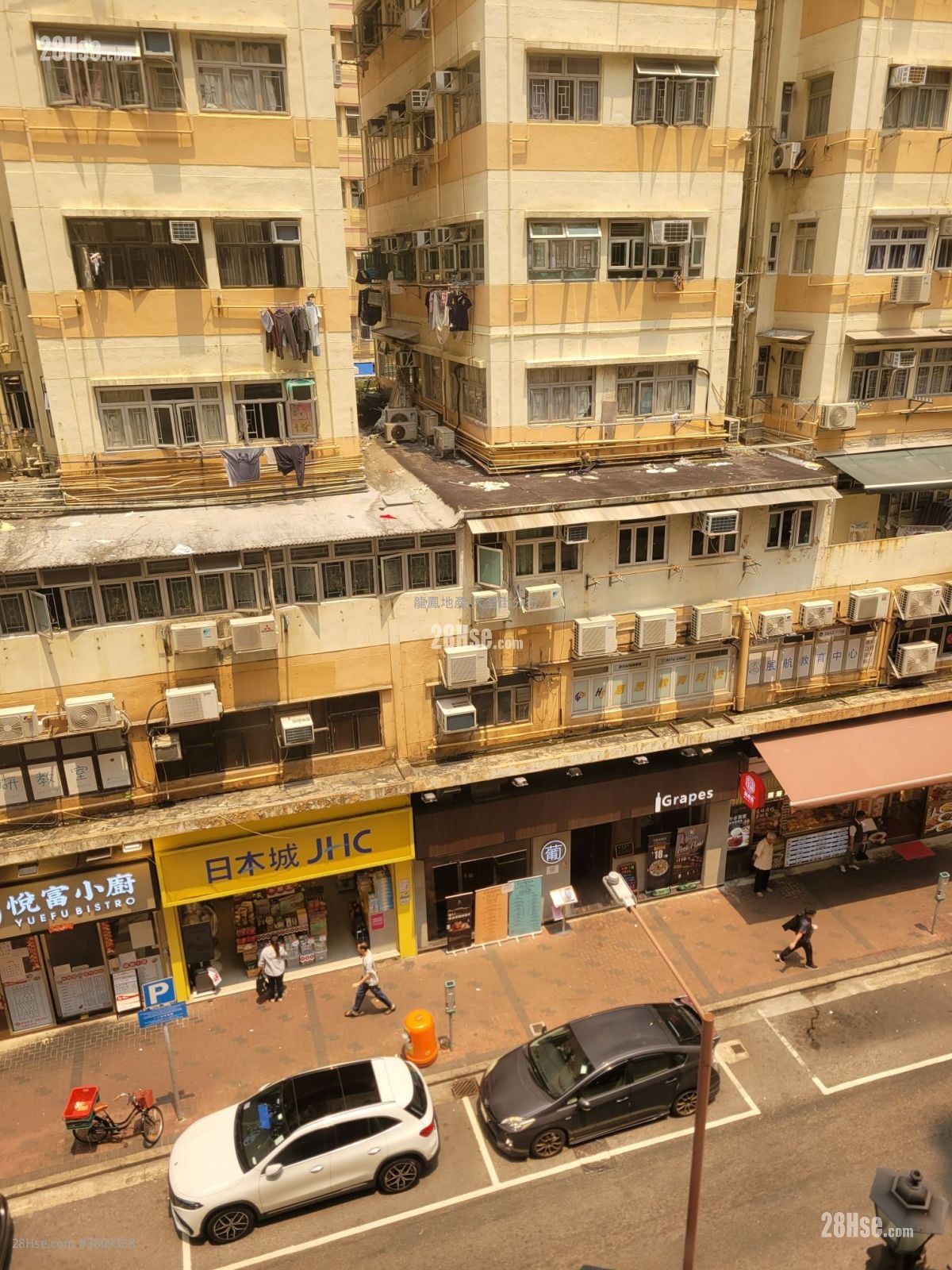 Cosmopolitan Estate Sell 3 Bedrooms , 1 Bathroom 425 ft²