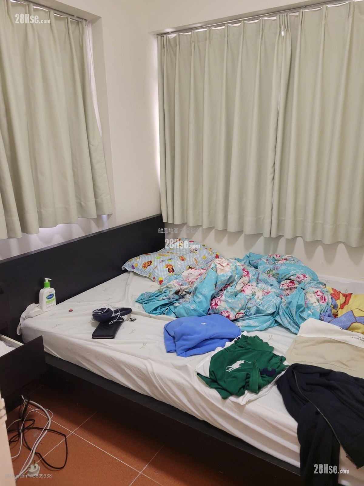 Cosmopolitan Estate Sell 3 Bedrooms , 1 Bathroom 425 ft²