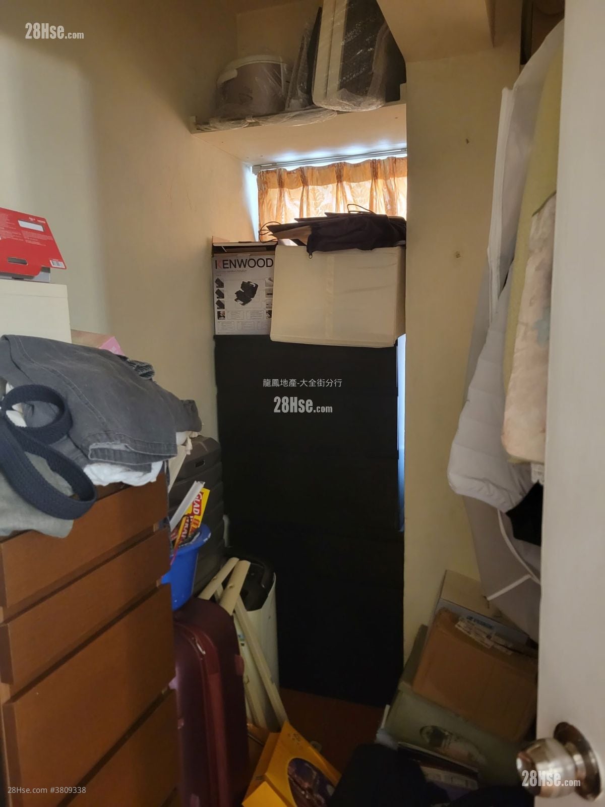 Cosmopolitan Estate Sell 3 Bedrooms , 1 Bathroom 425 ft²