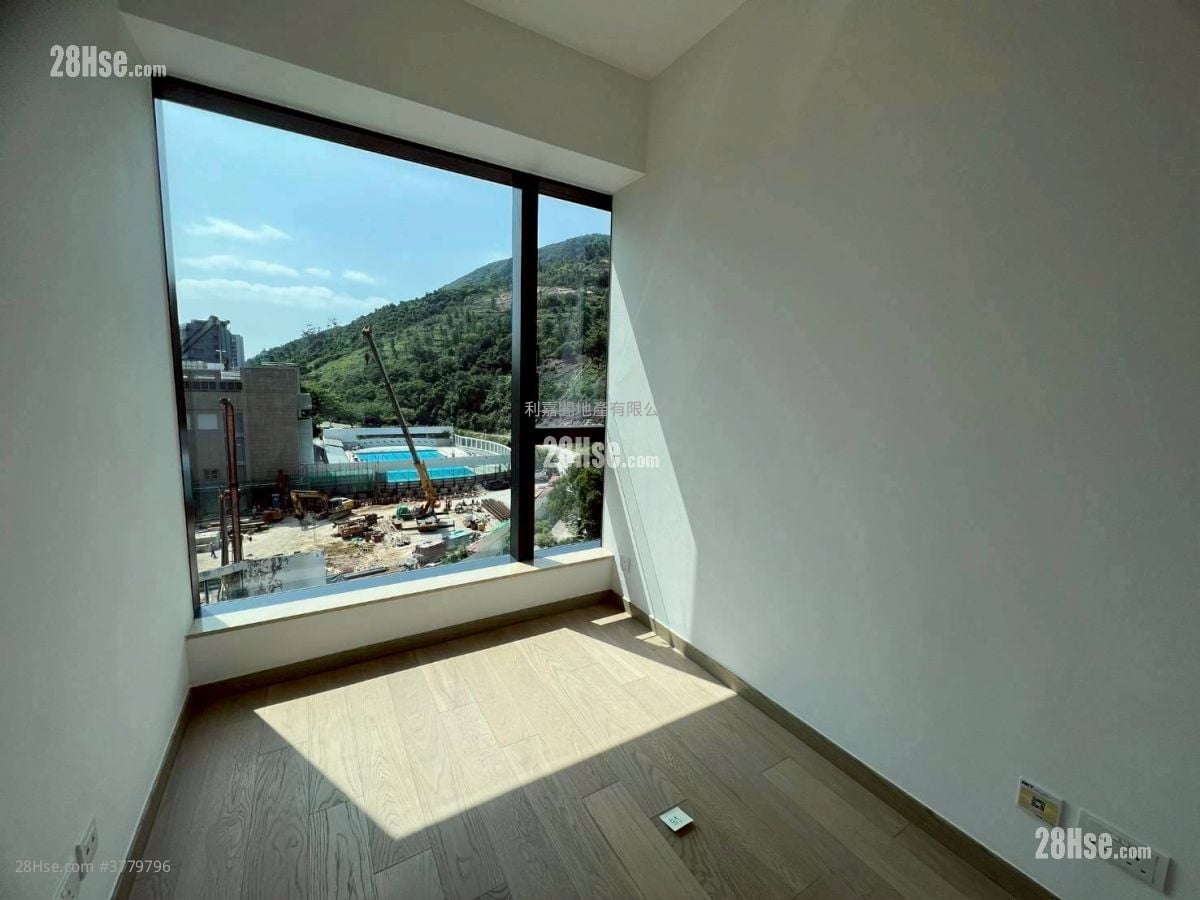 The Grand Marine Rental 2 Bedrooms , 1 Bathroom 410 ft²