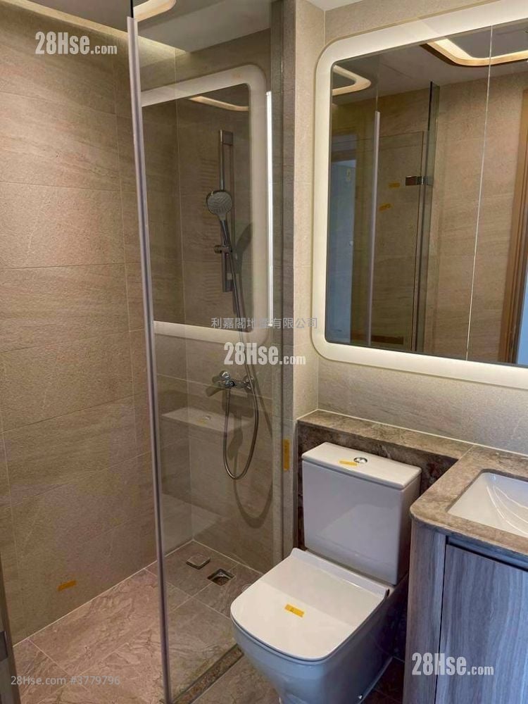 The Grand Marine Rental 2 Bedrooms , 1 Bathroom 410 ft²