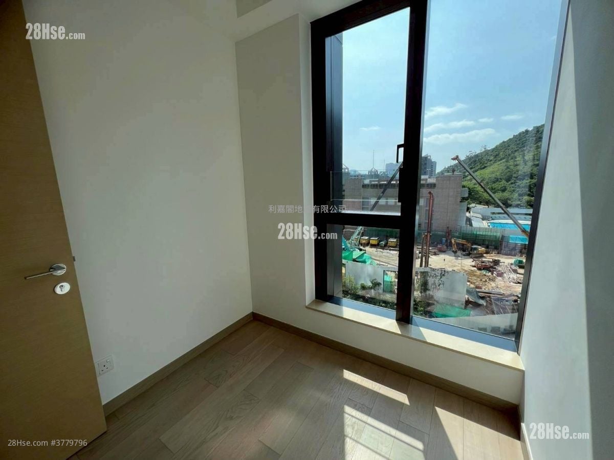 The Grand Marine Rental 2 Bedrooms , 1 Bathroom 410 ft²