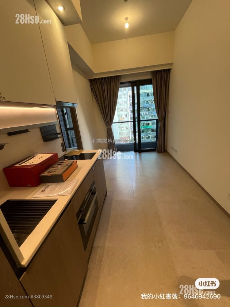 living room: Kennedy 38 Rental 1 Bedroom , 1 Bathroom 292 ft²