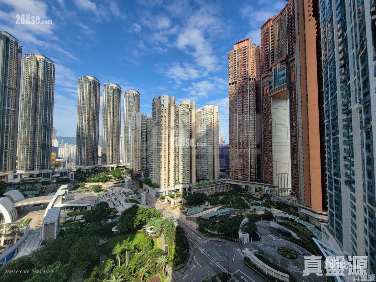 View: The Harbourside Sell 3 Bedrooms , 2 Bathrooms 1,015 ft²