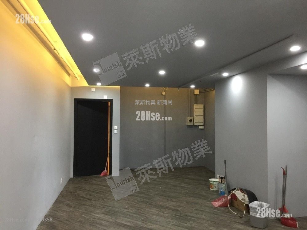 Max Trade Centre Rental 622 ft²