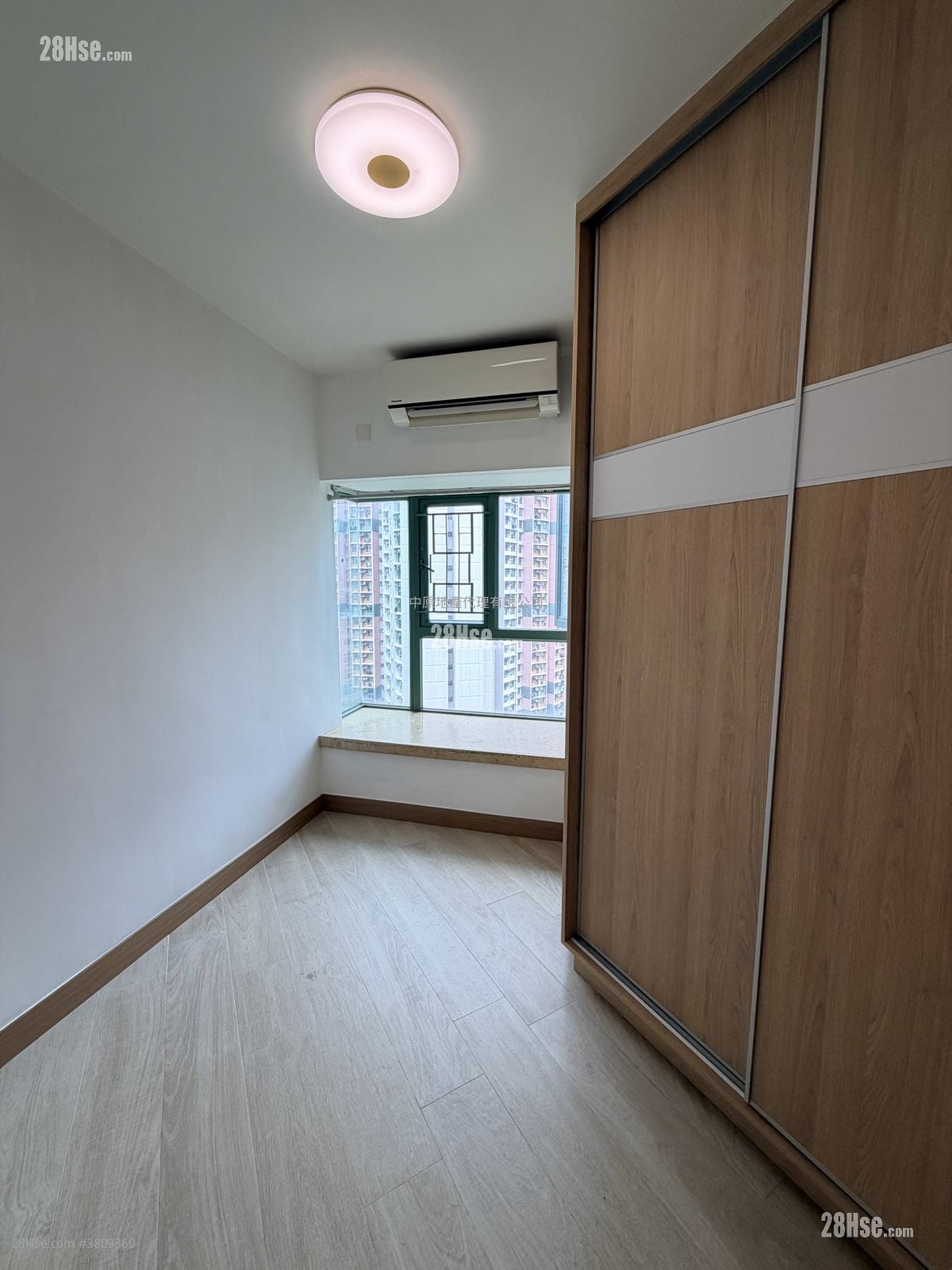 Vista Paradiso Sell 3 Bedrooms , 2 Bathrooms 788 ft²