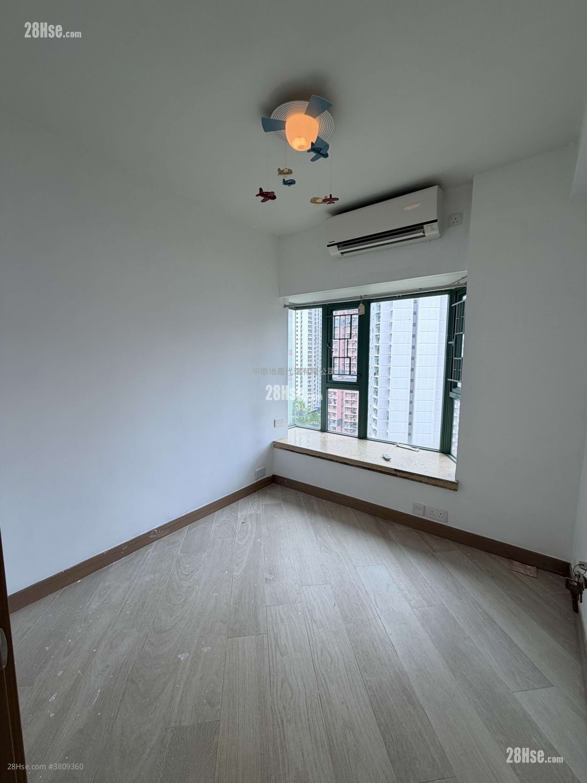 Vista Paradiso Sell 3 Bedrooms , 2 Bathrooms 788 ft²