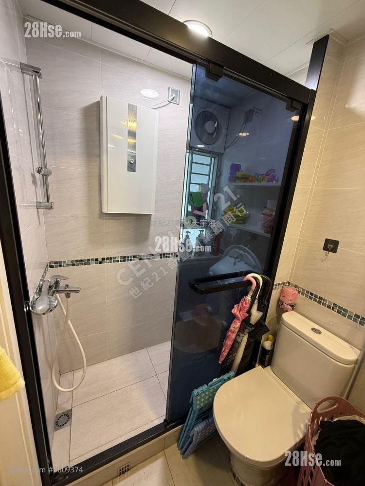 Kam Fai Court Sell 2 Bedrooms , 1 Bathroom 415 ft²