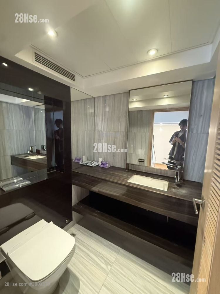 The Visionary Rental 1,975 ft²