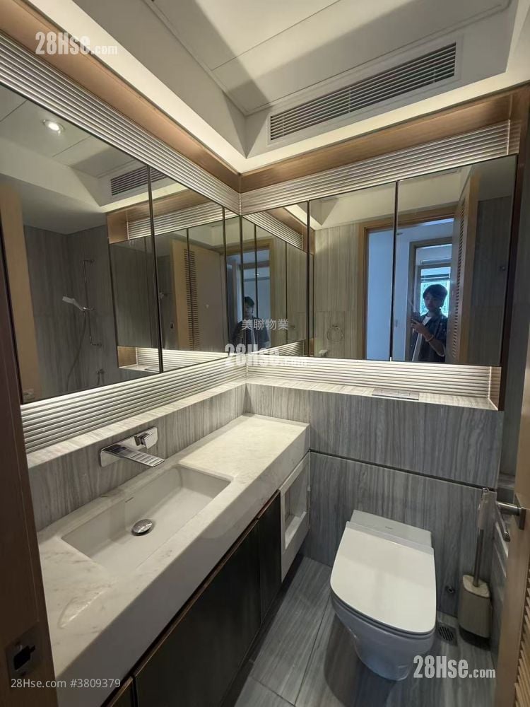 The Visionary Rental 1,975 ft²