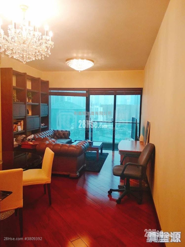 厅: 凯旋门 售盘 3 房 , 3 浴室 953 平方尺