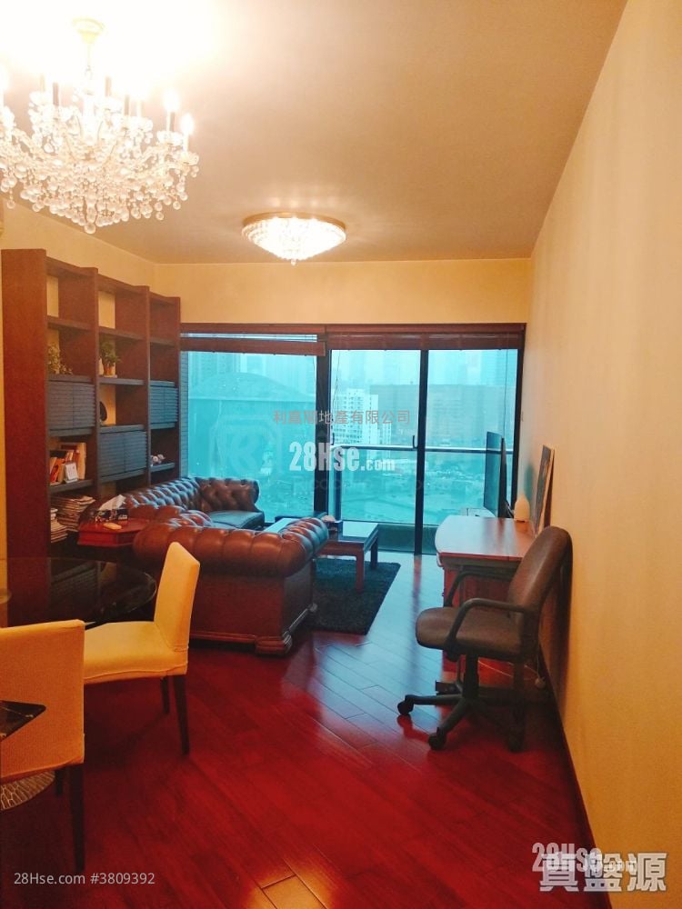 厅: 凯旋门 售盘 3 房 , 3 浴室 953 平方尺