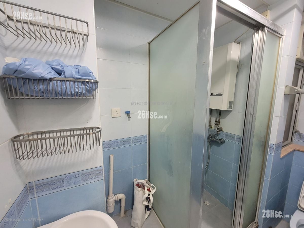 鸿威大厦 租盘 2 房 , 1 浴室 305 平方尺