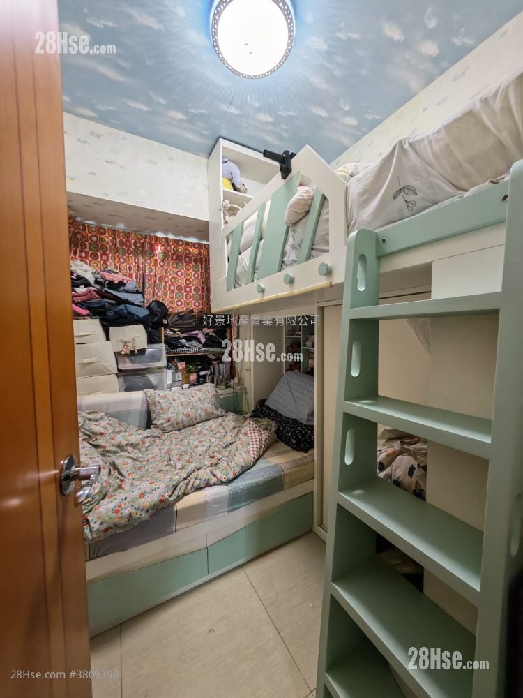 Chelsea Court Sell 3 Bedrooms , 2 Bathrooms 644 ft²